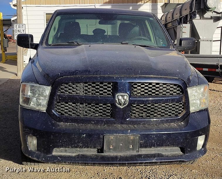 image for item DT0960 2013 RAM 1500 Ext. Cab pickup truck