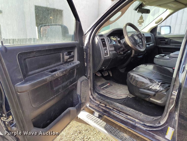 image for item DT0960 2013 RAM 1500 Ext. Cab pickup truck