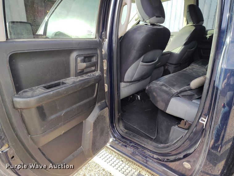 image for item DT0960 2013 RAM 1500 Ext. Cab pickup truck