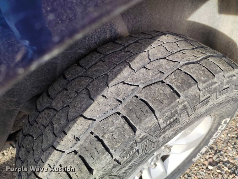 image for item DT0960 2013 RAM 1500 Ext. Cab pickup truck