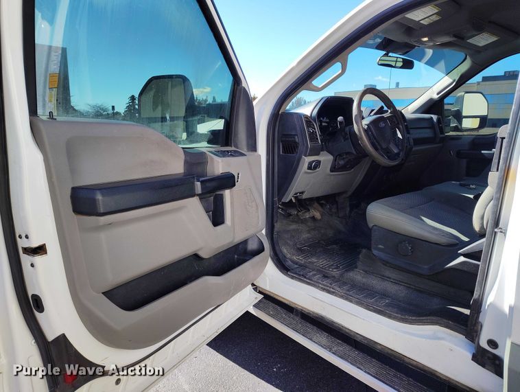 image for item DT0964 2020 Ford F250 Super Duty Ext. Cab pickup truck