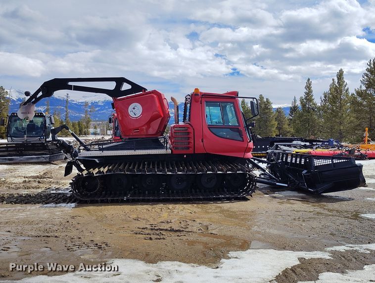 image for item DT0976 2000 Pisten Bully 300 W trail groomer