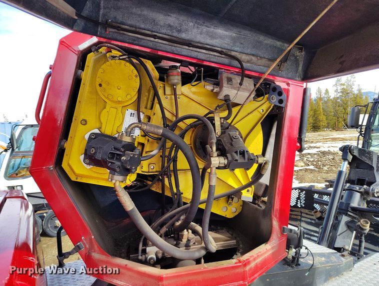 image for item DT0976 2000 Pisten Bully 300 W trail groomer