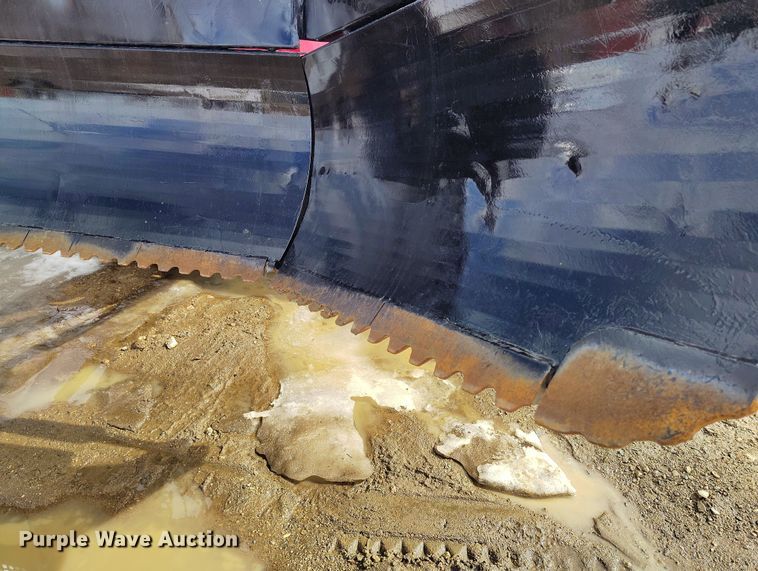 image for item DT0976 2000 Pisten Bully 300 W trail groomer