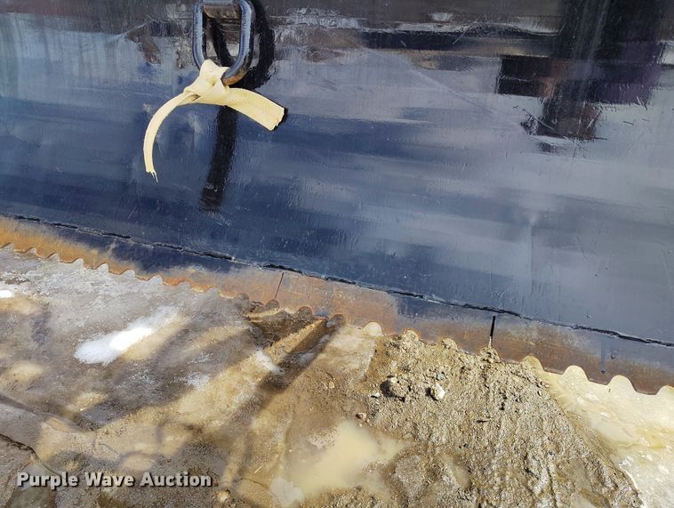 image for item DT0976 2000 Pisten Bully 300 W trail groomer