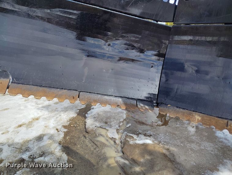 image for item DT0976 2000 Pisten Bully 300 W trail groomer