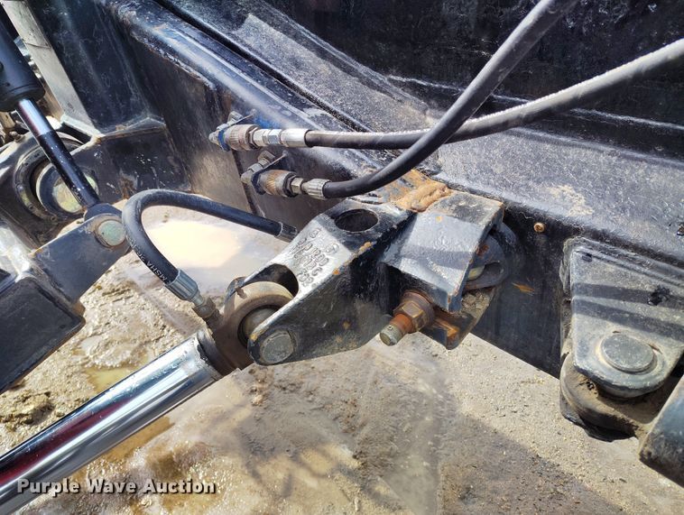 image for item DT0976 2000 Pisten Bully 300 W trail groomer