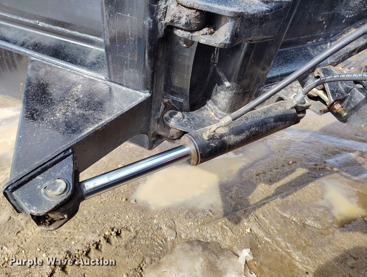 image for item DT0976 2000 Pisten Bully 300 W trail groomer