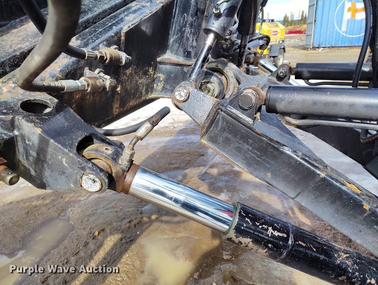 image for item DT0976 2000 Pisten Bully 300 W trail groomer