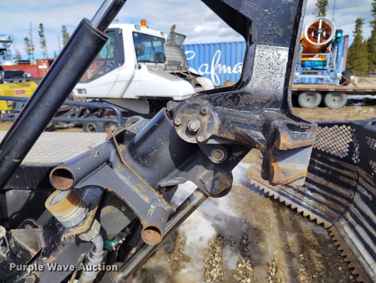 image for item DT0976 2000 Pisten Bully 300 W trail groomer