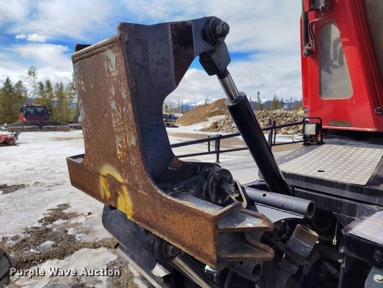 image for item DT0976 2000 Pisten Bully 300 W trail groomer