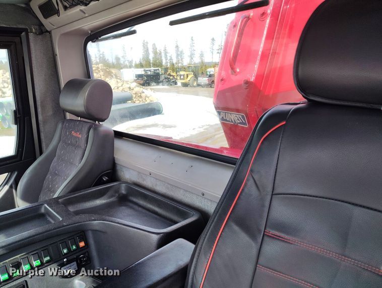 image for item DT0976 2000 Pisten Bully 300 W trail groomer