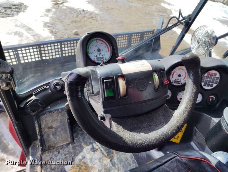 image for item DT0976 2000 Pisten Bully 300 W trail groomer