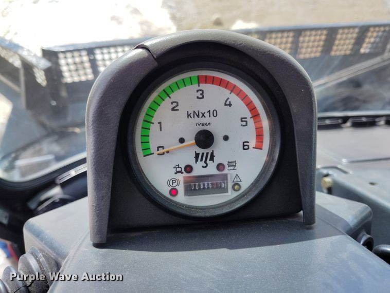 image for item DT0976 2000 Pisten Bully 300 W trail groomer