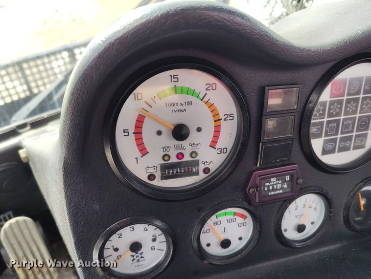 image for item DT0976 2000 Pisten Bully 300 W trail groomer