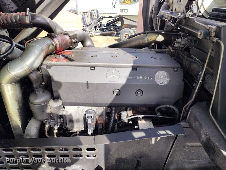 image for item DT0976 2000 Pisten Bully 300 W trail groomer