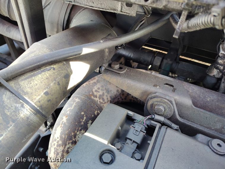 image for item DT0976 2000 Pisten Bully 300 W trail groomer