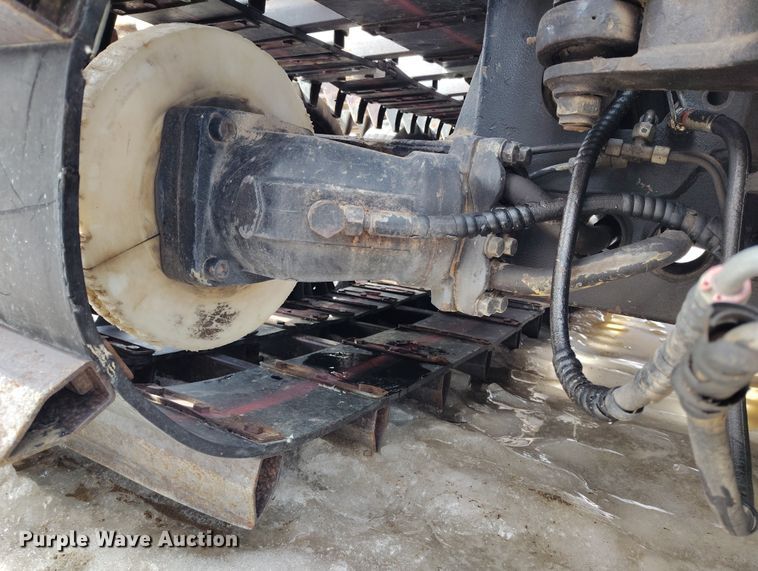 image for item DT0976 2000 Pisten Bully 300 W trail groomer