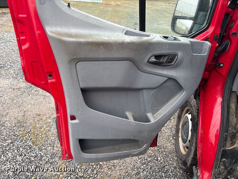 image for item DT2847 2015 Ford Transit 250 van