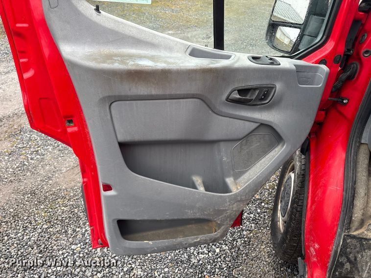 image for item DT2848 2016 Ford Transit 250 van