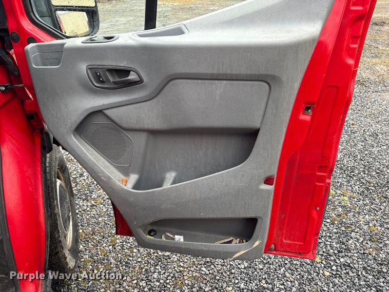 image for item DT2848 2016 Ford Transit 250 van