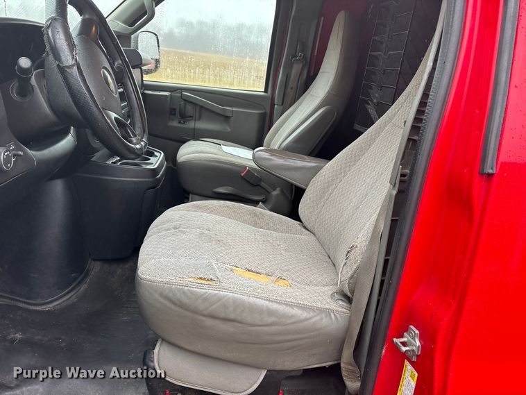 image for item DT2850 2016 Chevrolet Express 2500 van