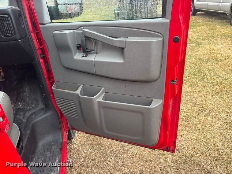 image for item DT2850 2016 Chevrolet Express 2500 van