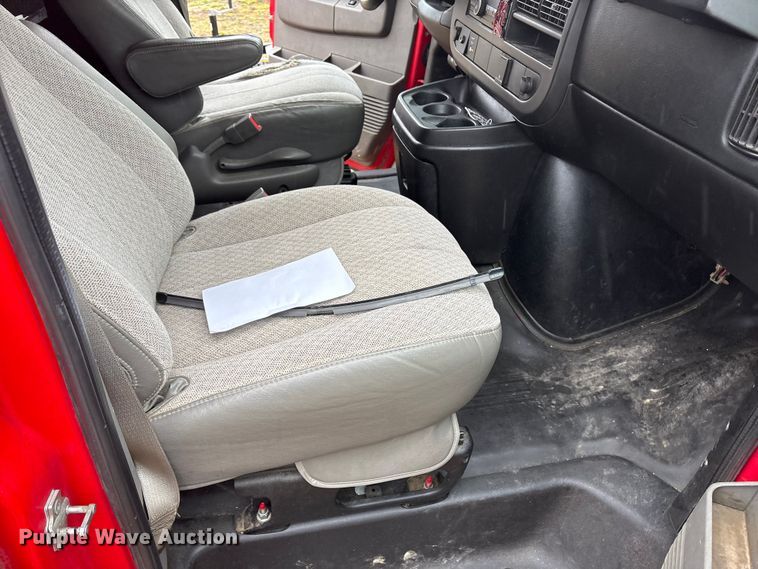 image for item DT2850 2016 Chevrolet Express 2500 van