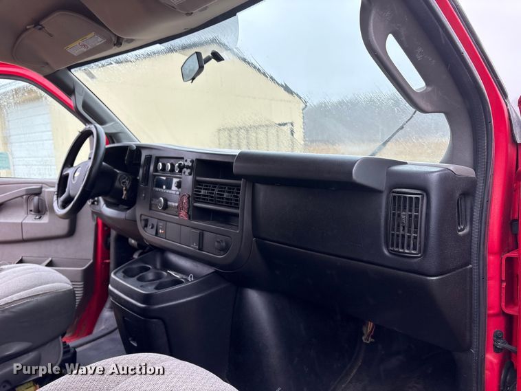 image for item DT2850 2016 Chevrolet Express 2500 van