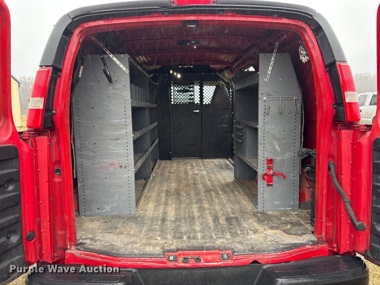 image for item DT2850 2016 Chevrolet Express 2500 van