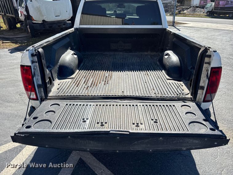 image for item DU0392 2015 Dodge 2500 Crew Cab pickup truck