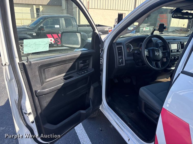 image for item DU0392 2015 Dodge 2500 Crew Cab pickup truck