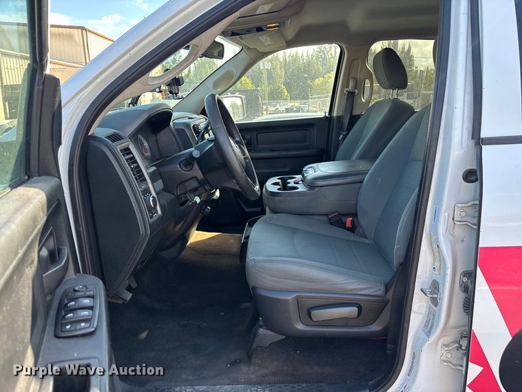 image for item DU0392 2015 Dodge 2500 Crew Cab pickup truck