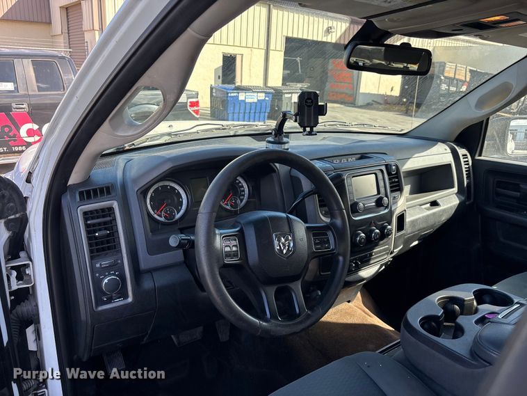 image for item DU0392 2015 Dodge 2500 Crew Cab pickup truck