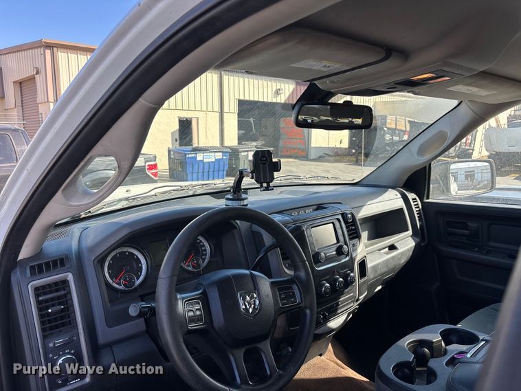 image for item DU0392 2015 Dodge 2500 Crew Cab pickup truck