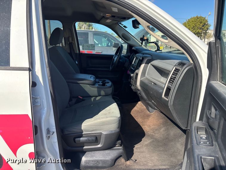 image for item DU0392 2015 Dodge 2500 Crew Cab pickup truck