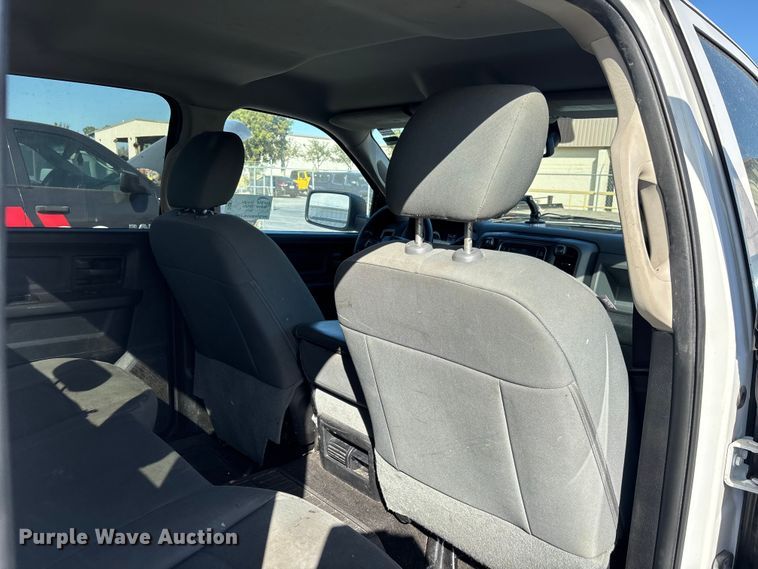 image for item DU0392 2015 Dodge 2500 Crew Cab pickup truck