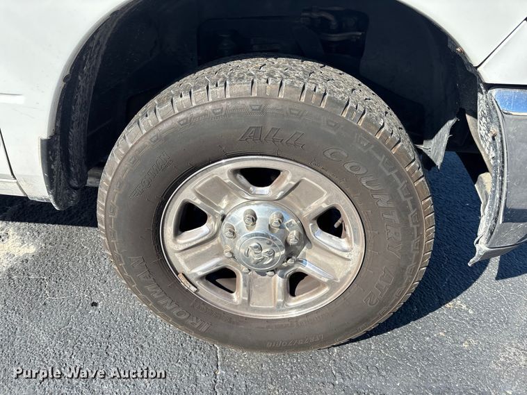 image for item DU0392 2015 Dodge 2500 Crew Cab pickup truck