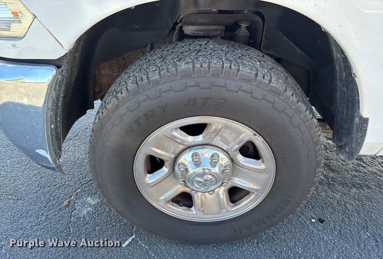 image for item DU0392 2015 Dodge 2500 Crew Cab pickup truck