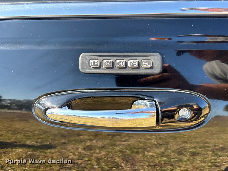 image for item DU0396 2007 Lincoln  Town Car limousine