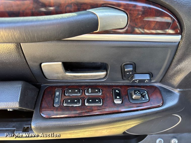 image for item DU0396 2007 Lincoln  Town Car limousine