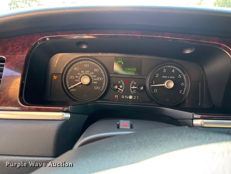 image for item DU0396 2007 Lincoln  Town Car limousine