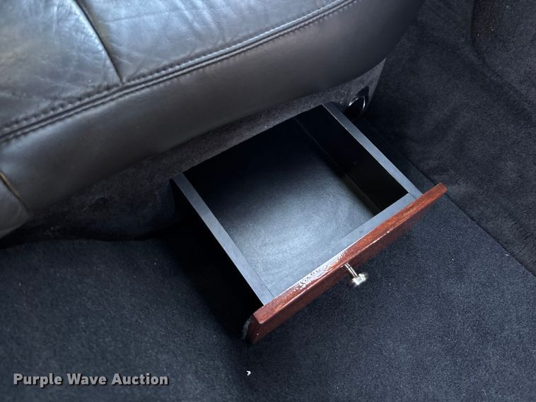 image for item DU0396 2007 Lincoln  Town Car limousine