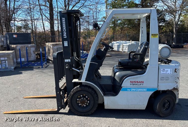 image for item DU0399 2015 Nissan PF50 forklift