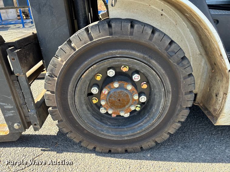 image for item DU0399 2015 Nissan PF50 forklift