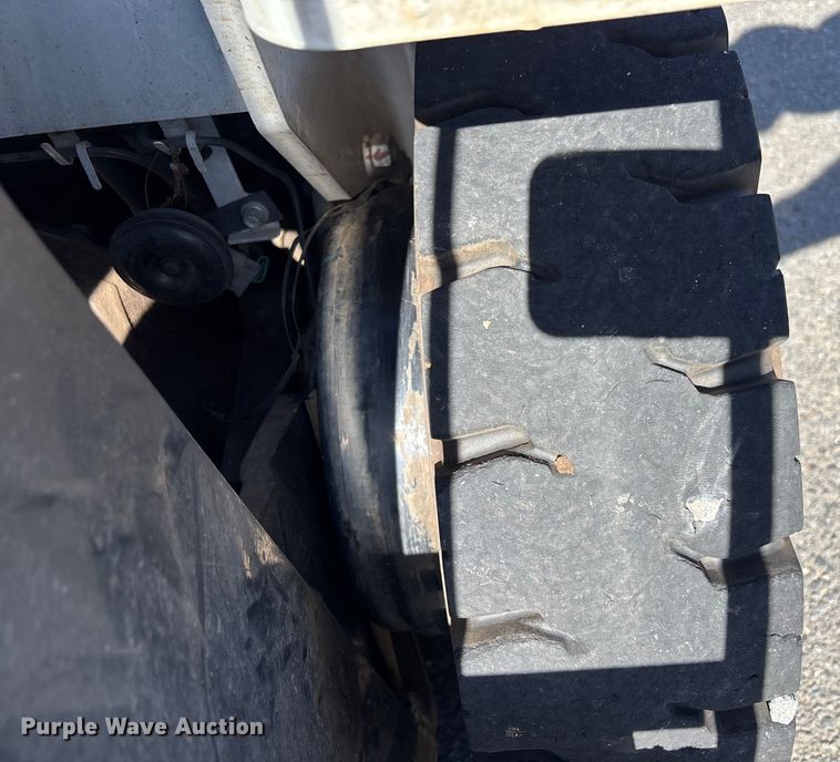 image for item DU0399 2015 Nissan PF50 forklift