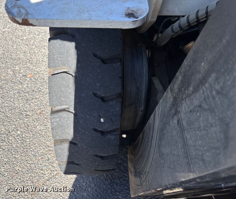 image for item DU0399 2015 Nissan PF50 forklift