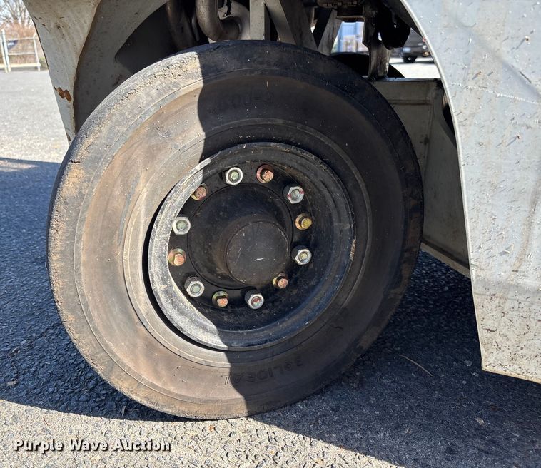 image for item DU0399 2015 Nissan PF50 forklift