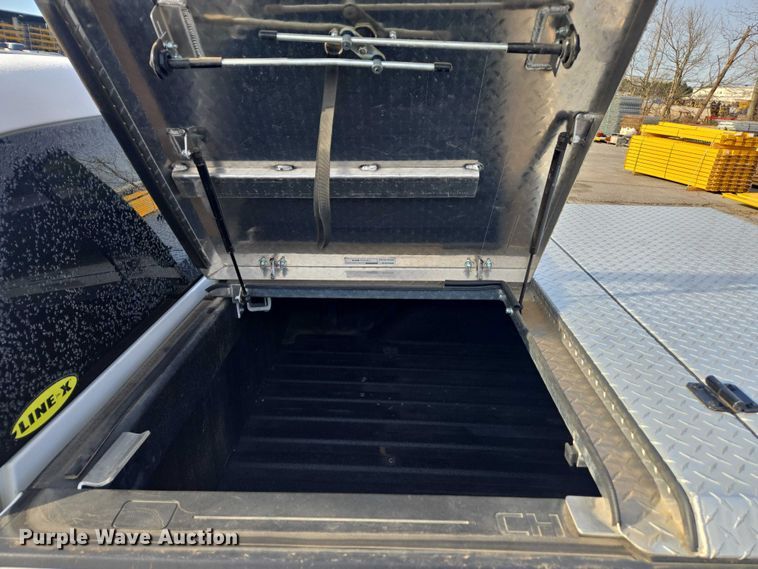 image for item DU2733 2018 Chevrolet Silverado 1500 Crew Cab pickup truck