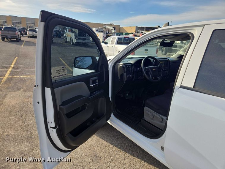 image for item DU2733 2018 Chevrolet Silverado 1500 Crew Cab pickup truck